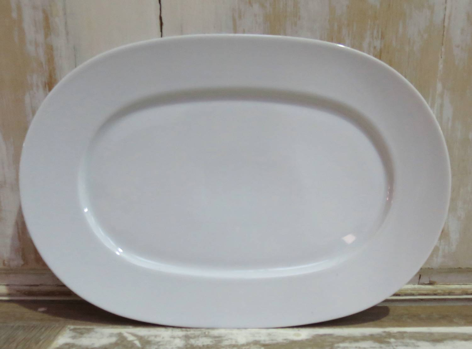 Simple white porcelain Oval Serving Plate