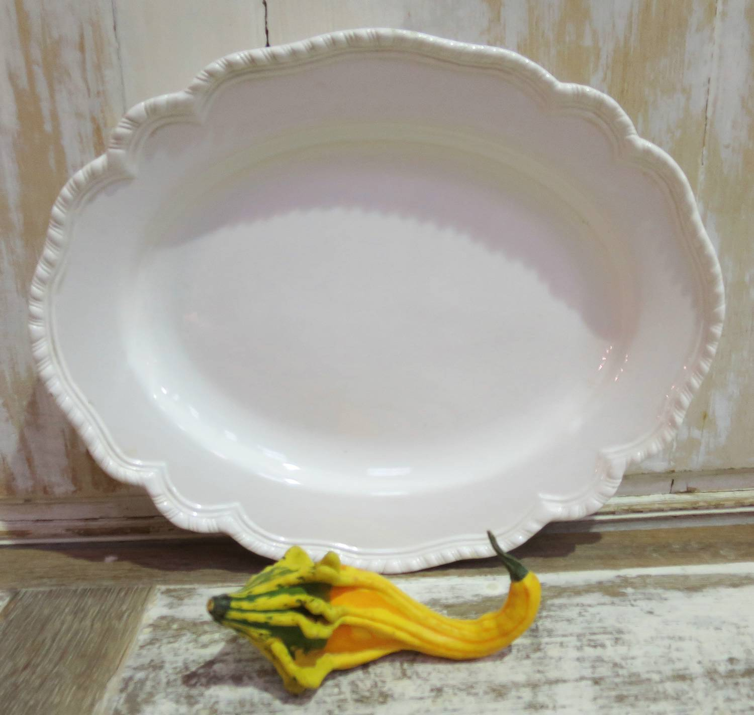 Pretty French off-white Oval Serving Plate