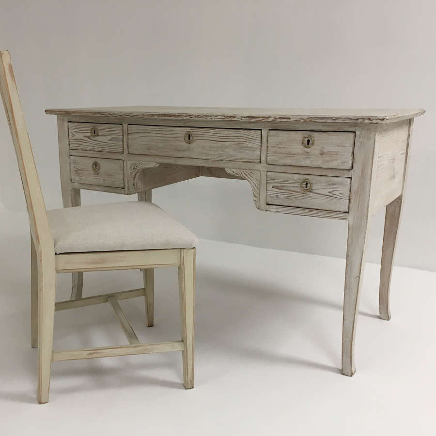 Swedish Pine 5-drawer desk - Circa 1950