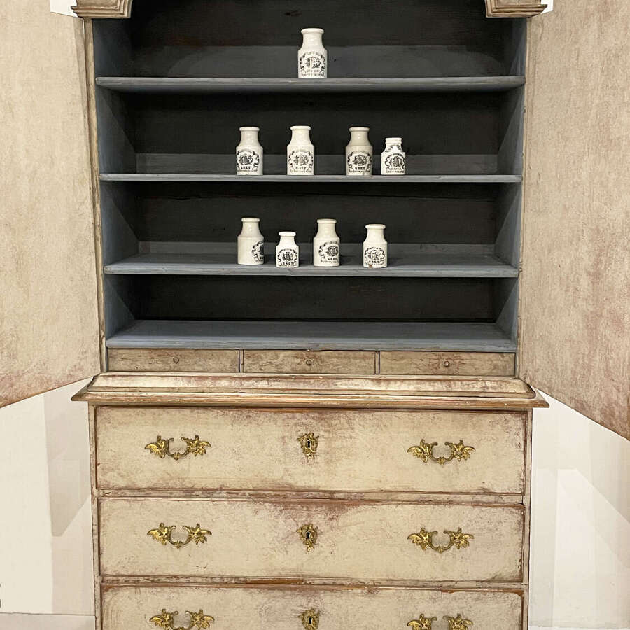 18th Century Swedish Rococo Cupboard-on-Chest