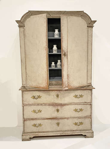 18th Century Swedish Rococo Cupboard-on-Chest