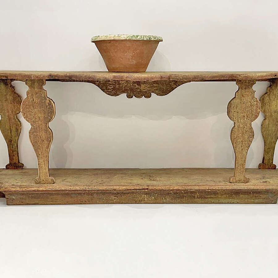 18th Century Italian Console Table with Superb Shape
