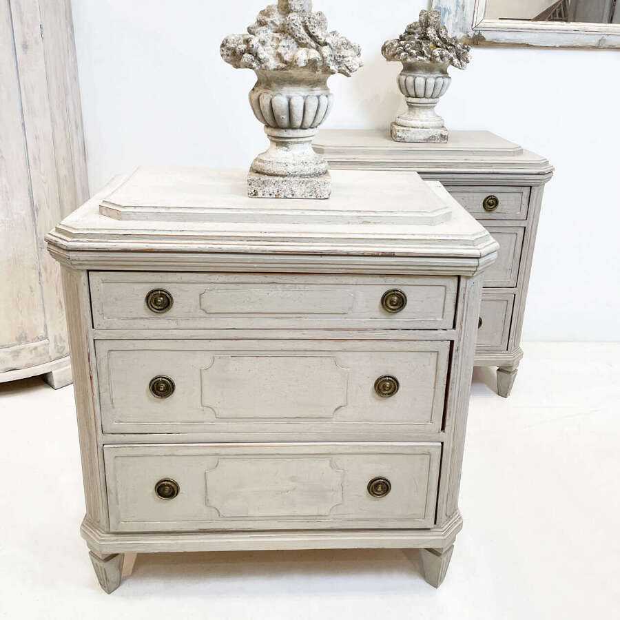 Pair of 19th Century Swedish Gustavian Style Chests of Drawers